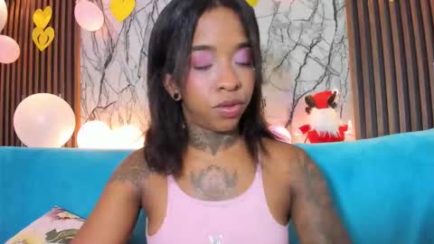 Snapshot of pauline_fox chatting on November 28, 2025, 2:25 am Pauline online show from November 28, 2025, 2:25 am