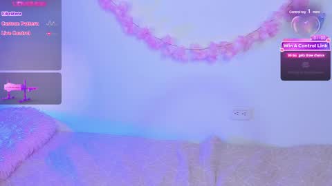 Snapshot of pauline_golden1 chatting on February 7, 2025, 3:12 am Pauline online show from February 7, 2025, 3:12 am