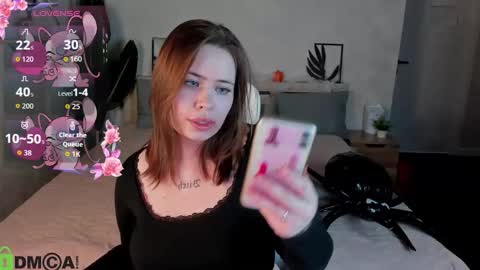 Snapshot of pauline_moore chatting on October 28, 2025, 10:19 am Erica online show from October 28, 2025, 10:19 am