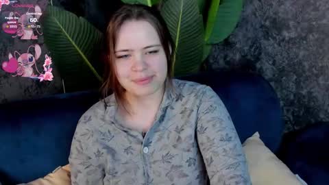 Snapshot of pauline_moore chatting on November 15, 2025, 1:25 am Erica online show from November 15, 2025, 1:25 am