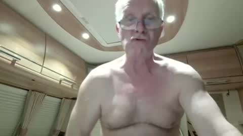 Snapshot of paull56r_ chatting on March 10, 2025, 12:07 am Hi Im Paul online show from March 10, 2025, 12:07 am