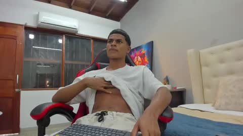 Snapshot of paull_cassidy chatting on October 3, 2025, 8:06 pm Paull Cassidy online show from October 3, 2025, 8:06 pm