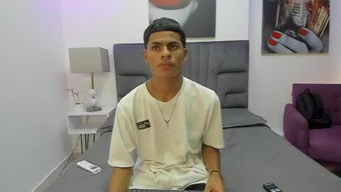 Snapshot of paull_cassidy chatting on October 6, 2025, 7:22 pm Paull Cassidy online show from October 6, 2025, 7:22 pm