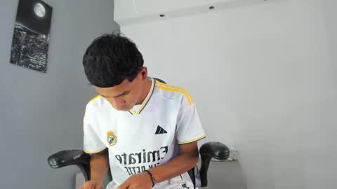 Snapshot of paull_cassidy chatting on October 11, 2025, 7:12 pm Paull Cassidy online show from October 11, 2025, 7:12 pm