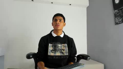 Snapshot of paull_cassidy chatting on October 13, 2025, 7:14 pm Paull Cassidy online show from October 13, 2025, 7:14 pm