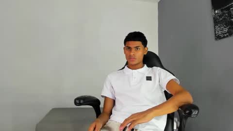 Snapshot of paull_cassidy chatting on October 15, 2025, 7:47 pm Paull Cassidy online show from October 15, 2025, 7:47 pm