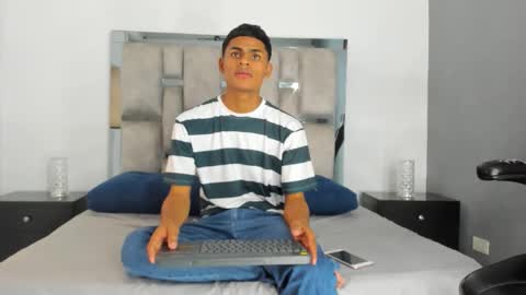 Snapshot of paull_cassidy chatting on November 1, 2025, 7:27 pm Paull Cassidy online show from November 1, 2025, 7:27 pm