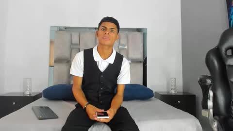 Snapshot of paull_cassidy chatting on November 2, 2025, 7:38 pm Paull Cassidy online show from November 2, 2025, 7:38 pm