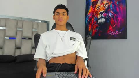 Snapshot of paull_cassidy chatting on November 19, 2025, 7:25 pm Paull Cassidy online show from November 19, 2025, 7:25 pm