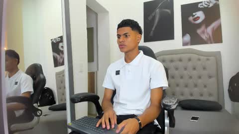 Snapshot of paull_cassidy chatting on November 24, 2025, 11:21 am Paull Cassidy online show from November 24, 2025, 11:21 am