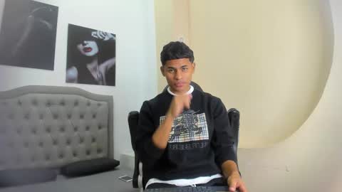 Snapshot of paull_cassidy chatting on November 28, 2025, 11:35 am Paull Cassidy online show from November 28, 2025, 11:35 am