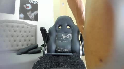 Snapshot of paull_cassidy chatting on November 29, 2025, 3:59 pm Paull Cassidy online show from November 29, 2025, 3:59 pm