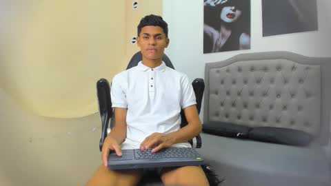 Snapshot of paull_cassidy chatting on December 3, 2025, 11:30 am Paull Cassidy online show from December 3, 2025, 11:30 am