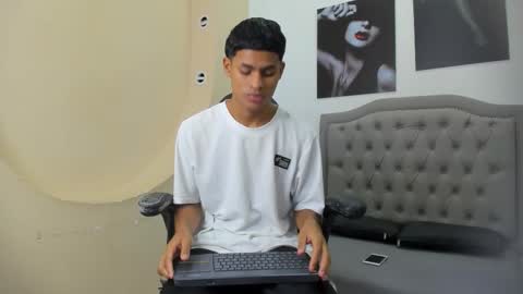 Snapshot of paull_cassidy chatting on December 4, 2025, 11:19 am Paull Cassidy online show from December 4, 2025, 11:19 am