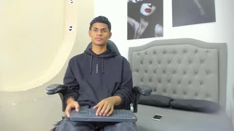 Snapshot of paull_cassidy chatting on December 5, 2025, 11:52 am Paull Cassidy online show from December 5, 2025, 11:52 am