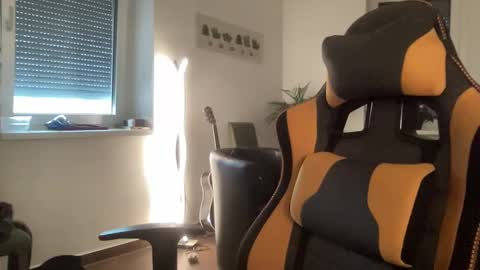 love bush online show from September 16, 2025, 6:14 am