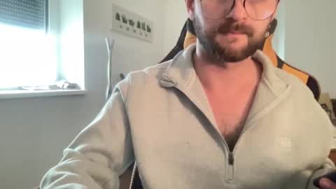 love bush online show from October 28, 2025, 1:25 pm