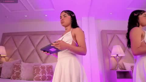 Pau online show from November 30, 2025, 12:53 pm