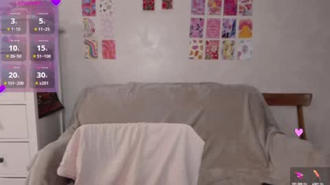 Snapshot of pawwsup1 chatting on December 19, 2024, 9:06 pm Allisses online show from December 19, 2024, 9:06 pm