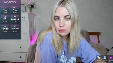 Snapshot of pawwsup1 chatting on October 22, 2025, 8:47 am Allisses online show from October 22, 2025, 8:47 am