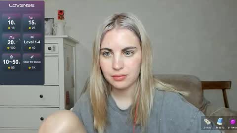 Snapshot of pawwsup1 chatting on November 22, 2025, 11:42 am Allisses online show from November 22, 2025, 11:42 am