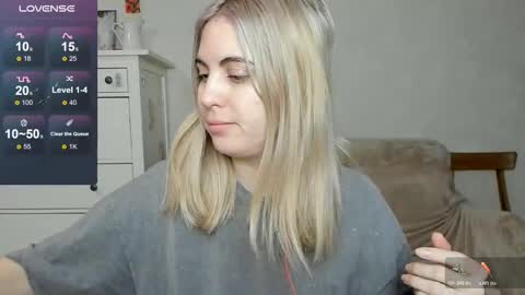 Snapshot of pawwsup1 chatting on November 23, 2025, 8:36 am Allisses online show from November 23, 2025, 8:36 am