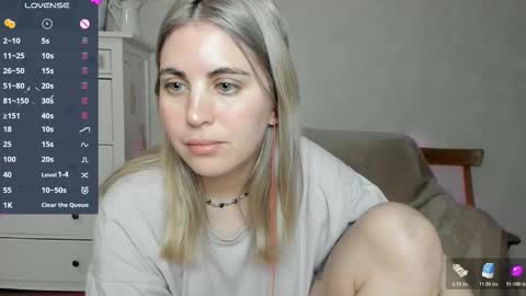 Snapshot of pawwsup1 chatting on December 5, 2025, 7:17 am Allisses online show from December 5, 2025, 7:17 am