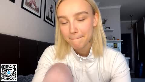 Snapshot of paztumminello chatting on October 20, 2025, 1:22 pm Lola online show from October 20, 2025, 1:22 pm