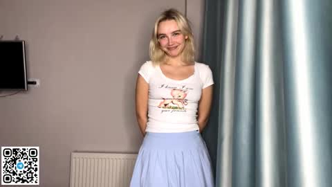 Snapshot of paztumminello chatting on October 22, 2025, 12:27 pm Lola online show from October 22, 2025, 12:27 pm