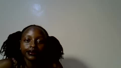 peachy_ebony online show from November 3, 2025, 2:35 am