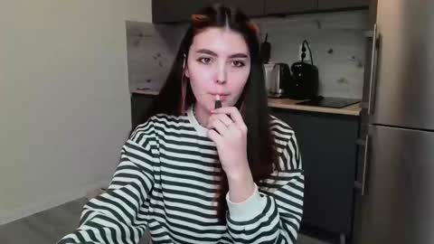 Snapshot of peachybabe__ chatting on February 18, 2025, 9:20 pm Peachy online show from February 18, 2025, 9:20 pm