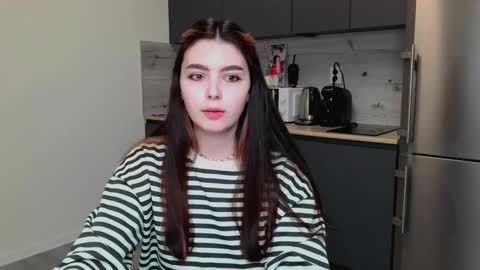 Snapshot of peachybabe__ chatting on February 19, 2025, 12:25 am Peachy online show from February 19, 2025, 12:25 am