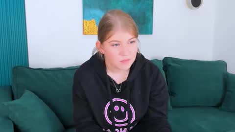 peachybloom online show from November 24, 2025, 2:50 pm