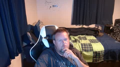 Snapshot of pecker40 chatting on December 21, 2024, 10:51 pm pecker40 online show from December 21, 2024, 10:51 pm