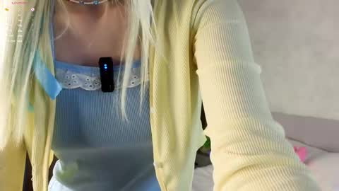 Snapshot of peek_in_my_window chatting on September 13, 2025, 2:11 am tony online show from September 13, 2025, 2:11 am