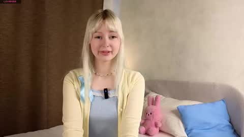 Snapshot of peek_in_my_window chatting on September 17, 2025, 1:51 am tony online show from September 17, 2025, 1:51 am