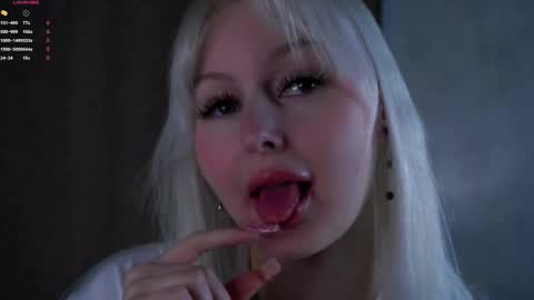 Snapshot of peek_in_my_window chatting on October 4, 2025, 2:09 am tony online show from October 4, 2025, 2:09 am