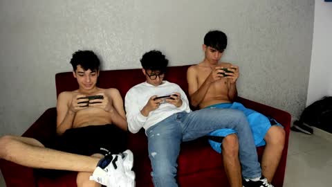 Snapshot of pelusos_mens chatting on January 13, 2025, 8:37 pm CAIN-19 ALLEN-18 RONALD-18 AUSTIN-18 MOD DANTE online show from January 13, 2025, 8:37 pm