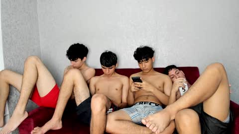 Snapshot of pelusos_mens chatting on January 30, 2025, 11:45 pm CAIN-19 ALLEN-18 RONALD-18 AUSTIN-18 MOD DANTE online show from January 30, 2025, 11:45 pm