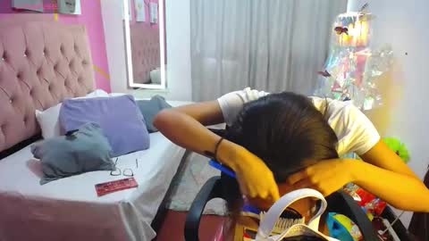 peneelopeecute online show from November 24, 2025, 7:57 pm