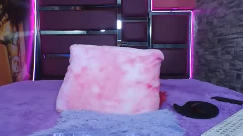 Snapshot of perfectlump chatting on December 19, 2024, 5:50 pm perfectlump online show from December 19, 2024, 5:50 pm