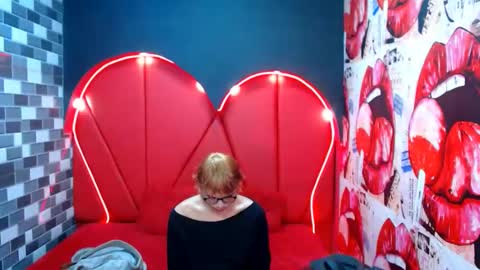 Snapshot of perfectlump chatting on January 7, 2025, 1:03 pm perfectlump online show from January 7, 2025, 1:03 pm