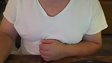 perfecto1957 online show from December 13, 2024, 4:27 pm