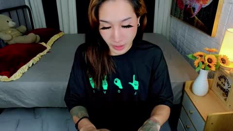 Chloe online show from October 27, 2025, 12:58 am