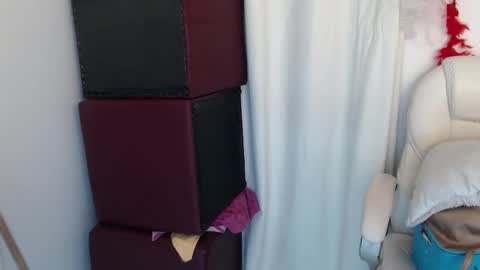 Snapshot of perla_2026 chatting on December 3, 2025, 11:03 pm perla_2026 online show from December 3, 2025, 11:03 pm