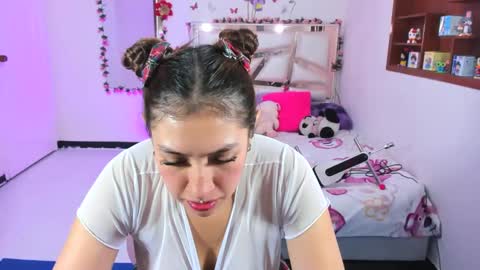 PERLA online show from November 22, 2025, 3:16 am