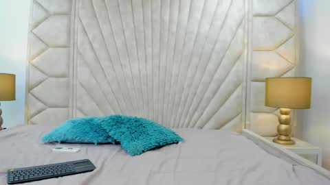 Snapshot of persefone_d chatting on October 17, 2025, 1:46 pm persefone_d online show from October 17, 2025, 1:46 pm