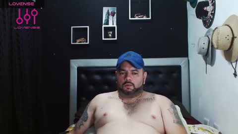 Snapshot of perverseveteranmanxxx chatting on December 12, 2024, 10:52 pm Carlos online show from December 12, 2024, 10:52 pm