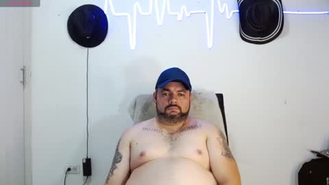 Snapshot of perverseveteranmanxxx chatting on December 19, 2024, 5:07 am Carlos online show from December 19, 2024, 5:07 am