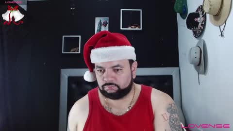 Snapshot of perverseveteranmanxxx chatting on December 24, 2024, 1:27 am Carlos online show from December 24, 2024, 1:27 am